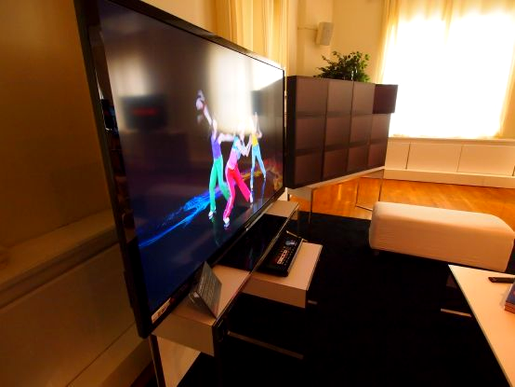 Sharp oferă un televizor LCD de 80 inch