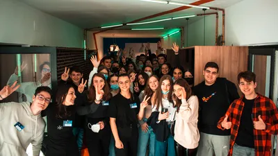 Iașiul își antrenează tinerii pentru joburile viitorului: peste 200 de înscrieri pentru cele 120 de burse gratuite Generația Tech, oferite în parteneriat cu Primăria Municipiului Iași și Asociația de Dezvoltare Intercomunitară Zona Metropolitană Iași (ADI ZMI)