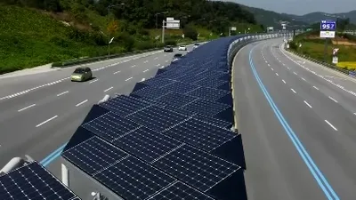 S-a dat în folosinţă prima autostradă ˝verde˝, cu pistă pentru biciclişti şi panouri solare pentru umbră
