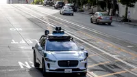 Mașinile autonome Waymo, blocate în trafic după o pană majoră de curent în San Francisco