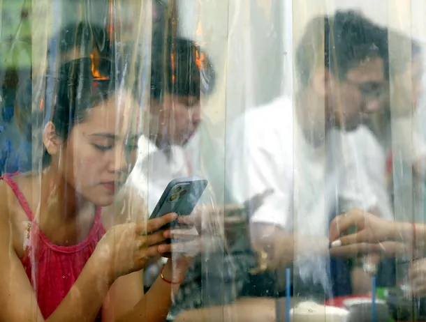 Vietnam vrea ca 80% din internetul autohton să fie „pozitiv”: mii de influenceri și experți în IA, recrutați pentru propaganda de stat