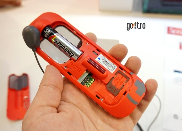 SpareOne Plus - se găsim sub capac