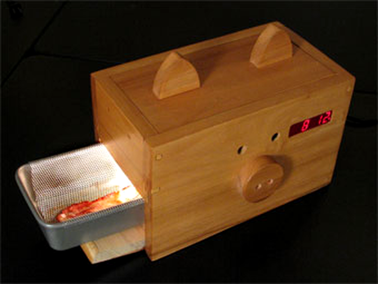Wake n' bacon alarm clock