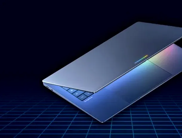 Googlebook, o nouă generație de laptopuri Google cu AI integrată – VIDEO
