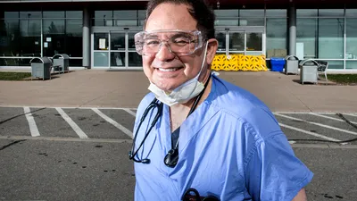 Fostul șef al RadioShack este acum medic și tratează pacienți infectați cu noul coronavirus