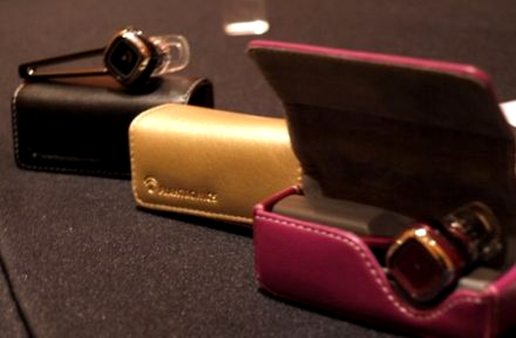 Plantronics Discovery 925 – suportul-încărcător
