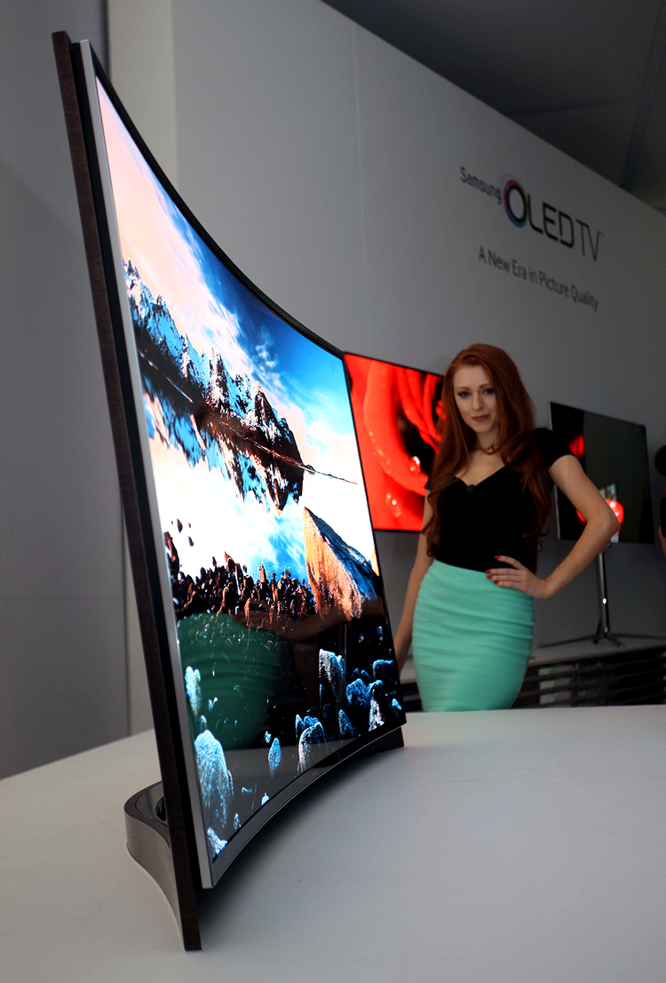 Primul televizor OLED cu ecran curbat - unghiuri de vizibilitate mai bune şi experienţă vizuală imersivă