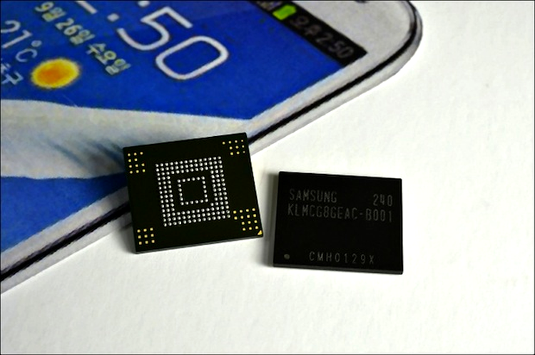Noile memorii NAND cu capacităţi de 64GB fabricate pe 10 nanometri