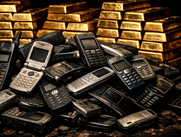 Telefoanele vechi au devenit o mină de aur: prețurile la reciclare explodează