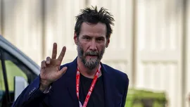 Cum a pornit canadianul Keanu Reeves spre gloria de la Hollywood cu 3.000 de dolari și un Volvo din 1969