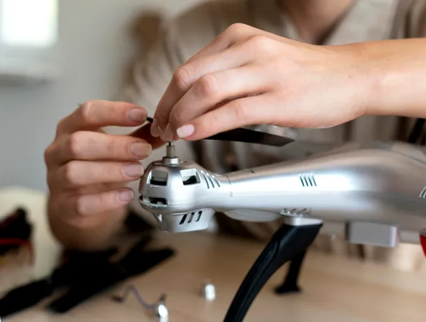 Fosta fabrică Electroargeș vrea să producă piese pentru drone militare: Ofertă oficială trimisă către MApN
