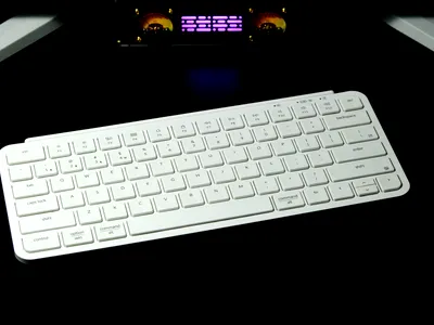 Review Keychron B1 Pro: minimalism inteligent pentru biroul (și rucsacul) modern