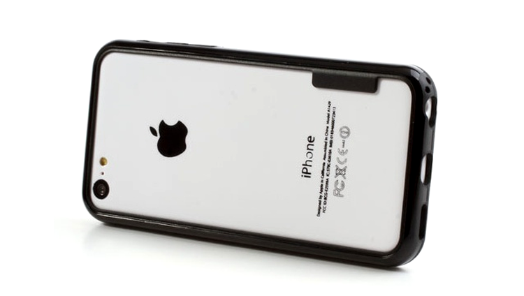 iPhone 5C într-un fel de bumper case