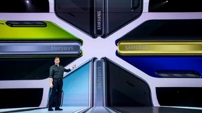 Samsung ar putea lansa un smartphone cu ecranul pliabil la exterior, eclipsând rivalul Huawei Mate X