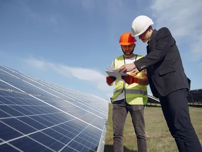 Emisii reduse cu 88% după 1990: Cum reușește România să crească rapid economic fără a polua masiv mediul? – analiză The Guardian