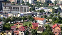 Lege strâmbă pentru proprietarii români de case. Dețin casa, dar nu au acte pe teren. Primăriile ignoră cererile