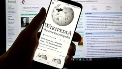 Wikipedia rămâne pe poziții și continuă să interzică editarea articolelor sale de către AI