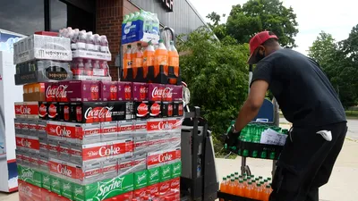 Gigantul Coca-Cola suspendă investițiile în publicitate pe toate platformele social media