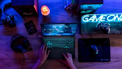 Asus dezvăluie noul laptop de gaming V16 înainte de CES 2025