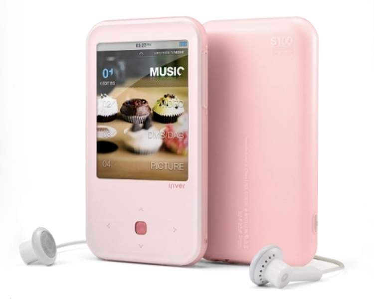 iRiver S100 cu ecran de 2.8" şi slot microSDHC