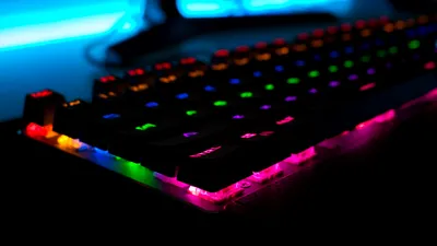 Mituri demontate | Ai nevoie de tastatură de gaming și cooler pentru laptop sau e doar marketing? (P)