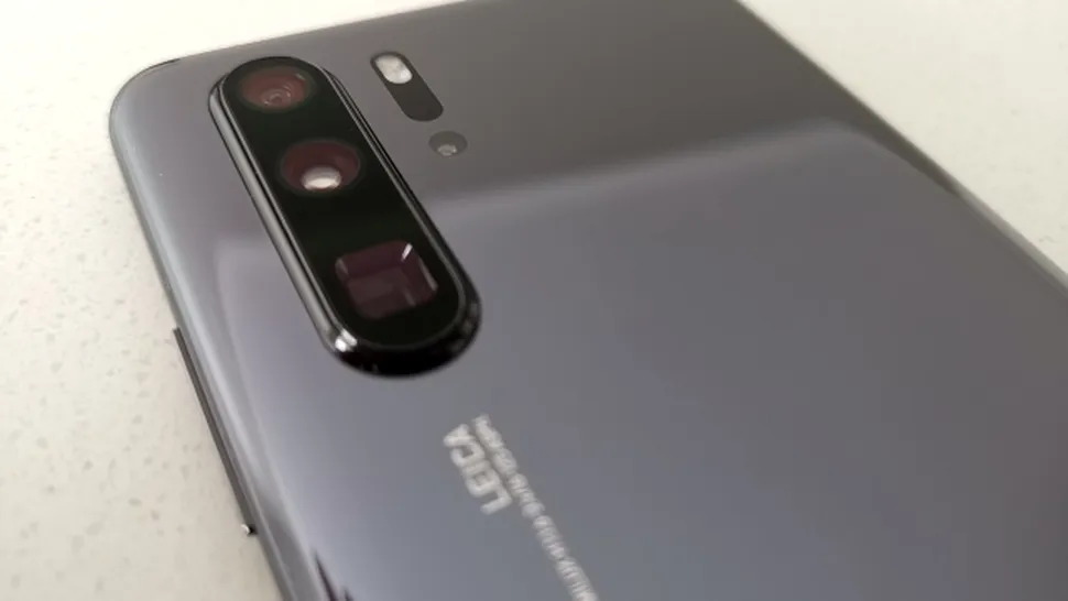 Funcţia Moon Mode de pe telefoanele Huawei P30 Pro ar putea fi un fals