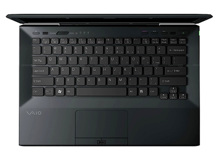 Sony VAIO S cu tastatura chiclet puţin coborâtă în carcasă