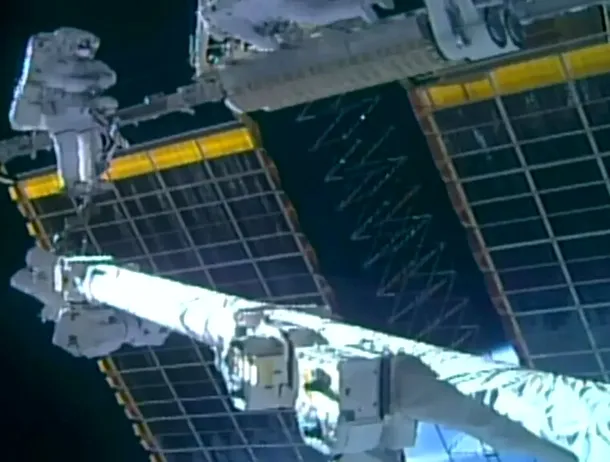 VIDEO: Doi astronauți au petrecut peste șapte ore în afara Stației Spațiale Internaționale. Care a fost motivul
