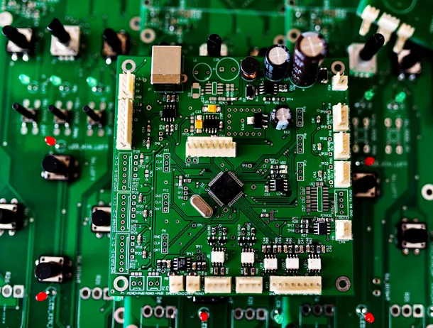 Un complex care furnizează 70% din producția mondială de plăci PCB a fost ținta unui atac iranian