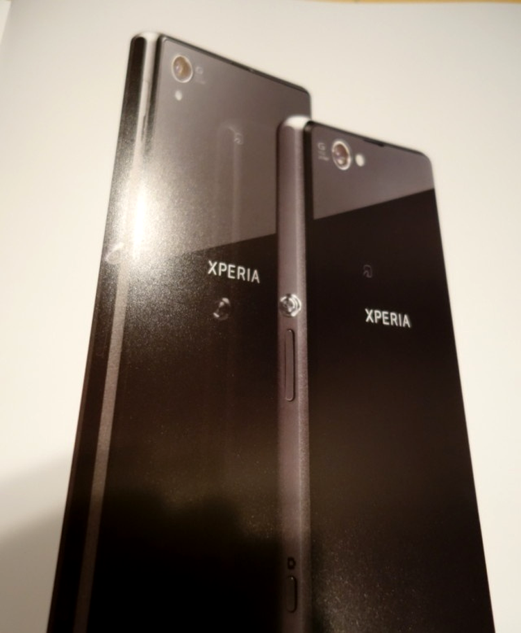 Sony Xperia Z1 alături de Xperia Z1 f