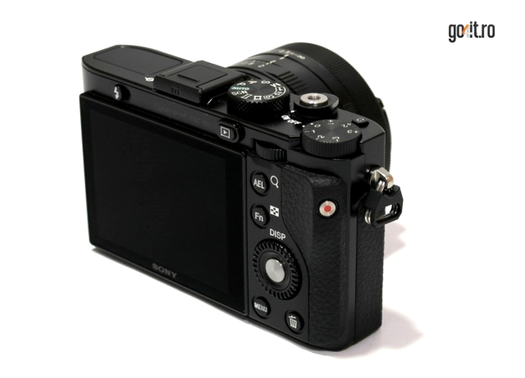 Sony RX1 - solid şi construit cu materiale de calitate