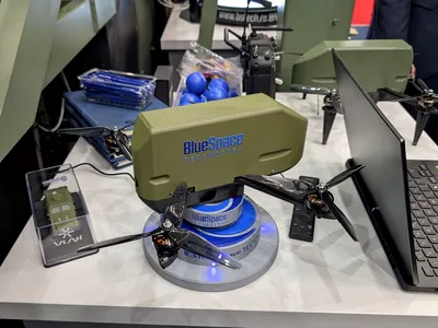Sistem anti-dronă complet, cu radar și interceptor de 400-500 de euro, prezentat de o companie românească la BSDA 2026. Capacitate de producție de mii de unități pe lună