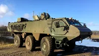 Armata ucraineană modifică transportoarele Patria 6×6 pentru a le crește rezistența la atacurile cu drone