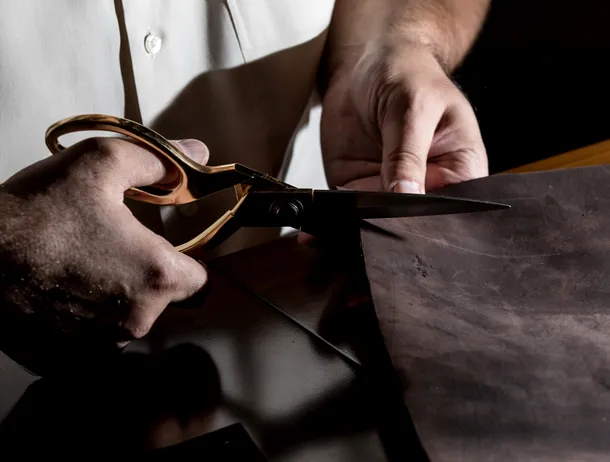 Piele artificială „inteligentă” care își schimbă culoarea și textura, creată de cercetători. La ce ar putea fi folosită?