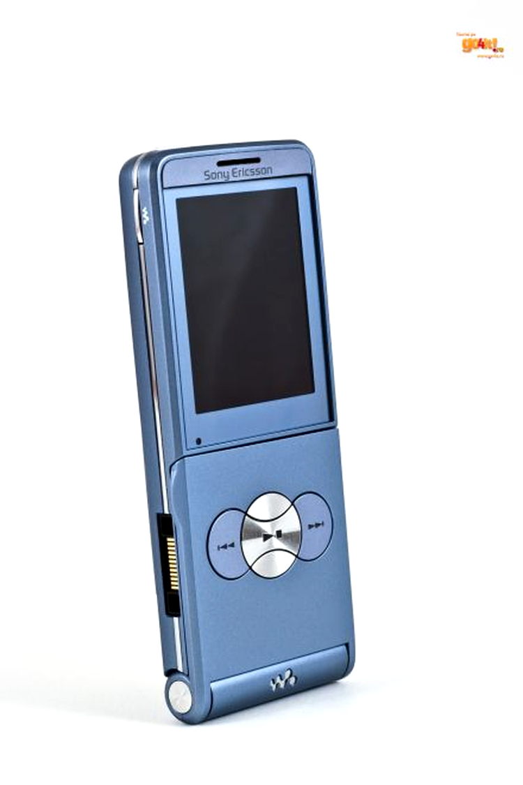 Sony Ericsson W350 – grosime de doar 10.3 mm