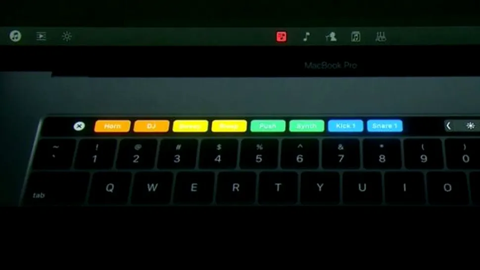Panourile TouchBar OLED de pe noile laptopuri MacBook Pro sunt furnizate de Samsung