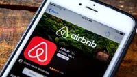 Ai apartament pe Airbnb sau Booking? Când ajungi să plătești CASS și ce taxe datorezi în 2026