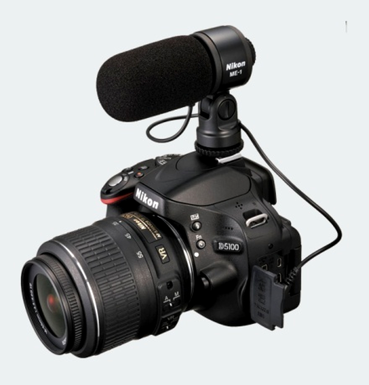 Nikon D5100 cu noul microfon extern ME-1