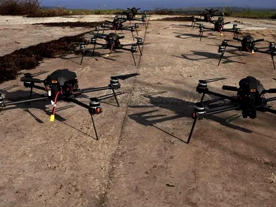 Memorandum semnat între un startup și o companie de stat: Orbotix și Romaero vor să producă 1.500 de drone lunar în România