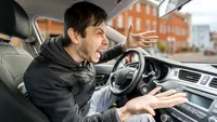 TOP cele mai stresante țări din Europa pentru șoferii începători. România se numără printre ele! Sfatul unui campion de rally raid pentru situațiile tensionate din trafic (video)