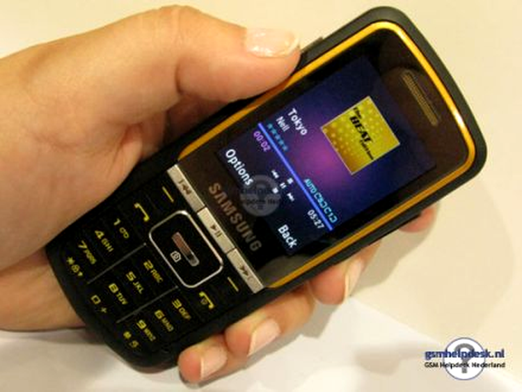 Samsung BEAT M3510 este dotat cu accelerometru