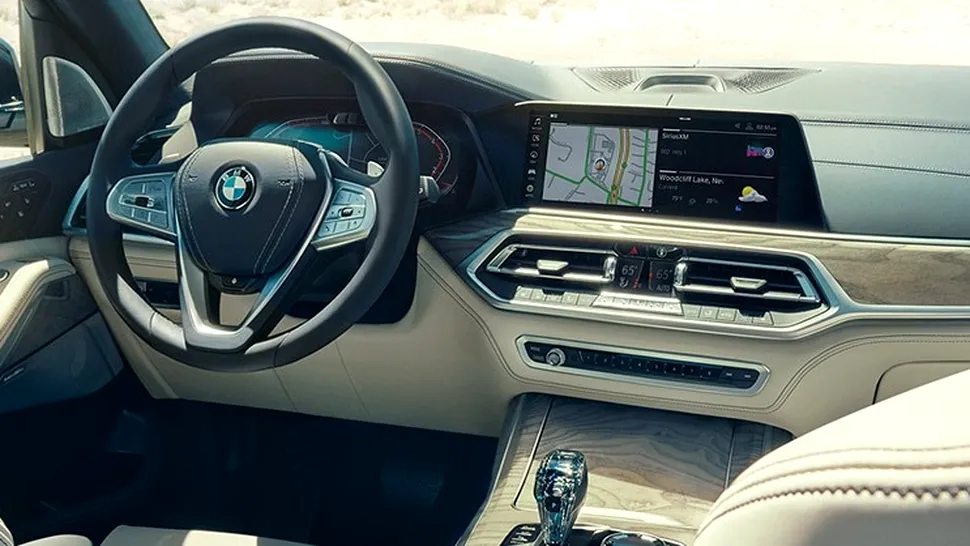 Anumite modele de la BMW vor fi livrate fără touchscreen din cauza crizei de semiconductori