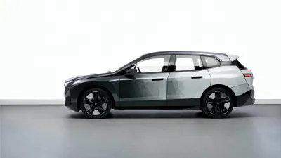 BMW prezintă mașina care își schimbă culoarea la o apăsare de buton. VIDEO