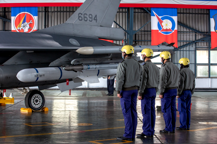 avion f-16 taiwanez