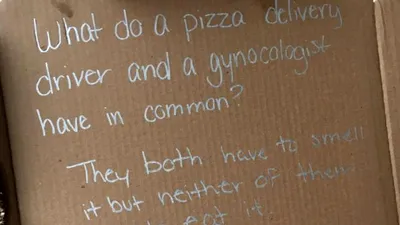 Un angajat Pizza Hut a fost concediat pentru gluma pe care a scris-o pe cutia de pizza