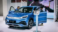 Semnal neașteptat din industria auto: ce se întâmplă cu prețul mașinilor electrice