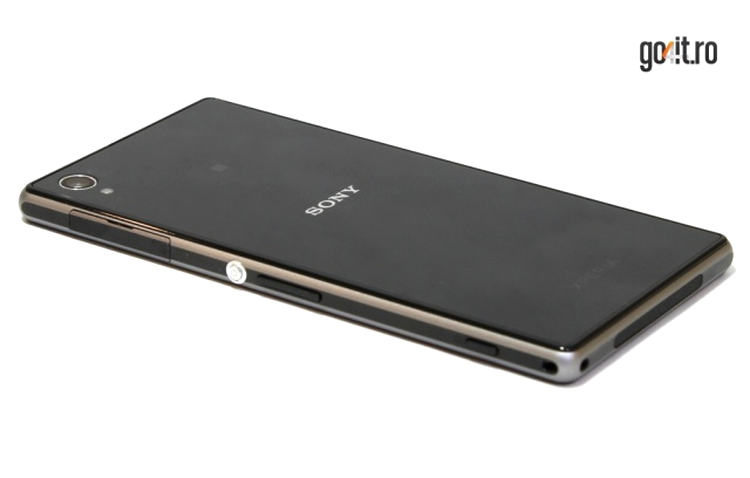 Sony Xperia Z1 - butoanele sunt mai mici şi acum avem declanşator
