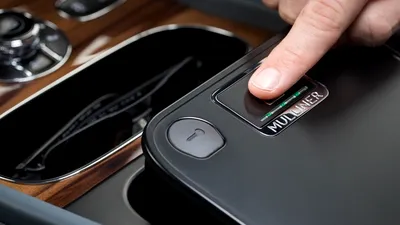 Bentley integrează un „seif” cu amprentă în noul său SUV de lux