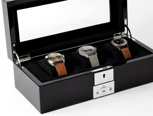 Producătorul britanic Bremont a lansat trei ceasuri concepute pentru uscat, mare și aer