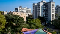 Obligatoriu pentru românii care au apartament la parter. Trebuie să plătească! Ce spune legea